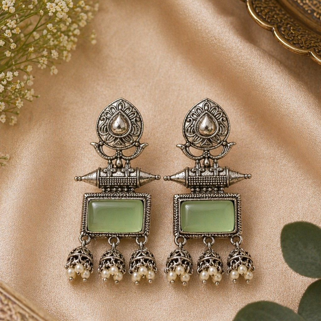 Sage Noor Jhumka