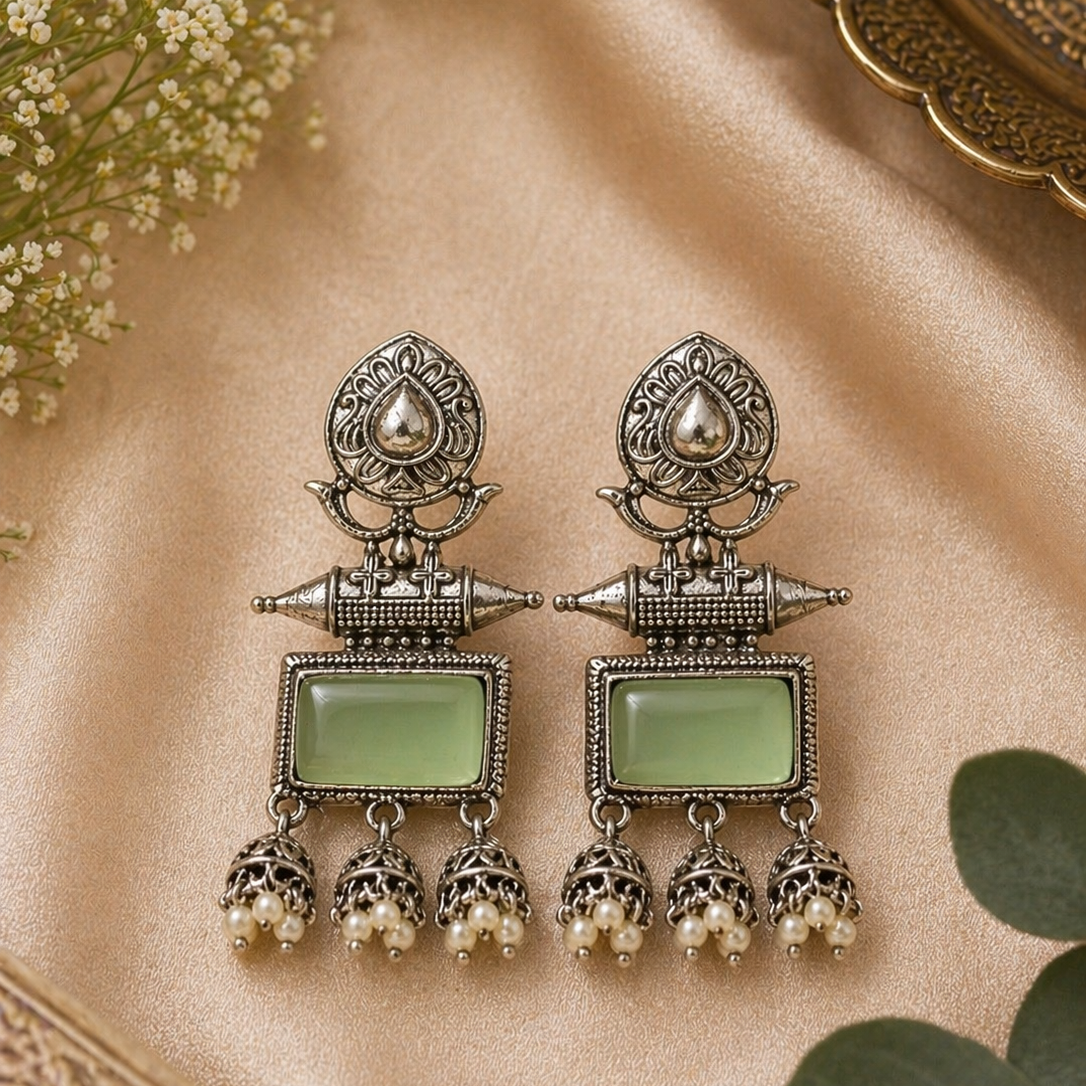 Sage Noor Jhumka