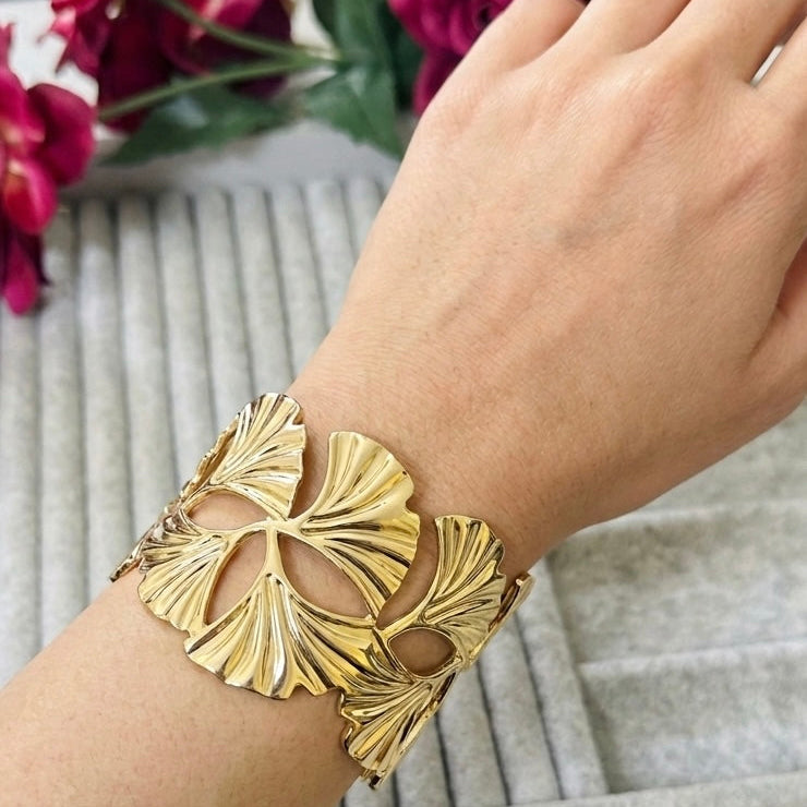 Antitarnish Leaf Cuff Bracelet