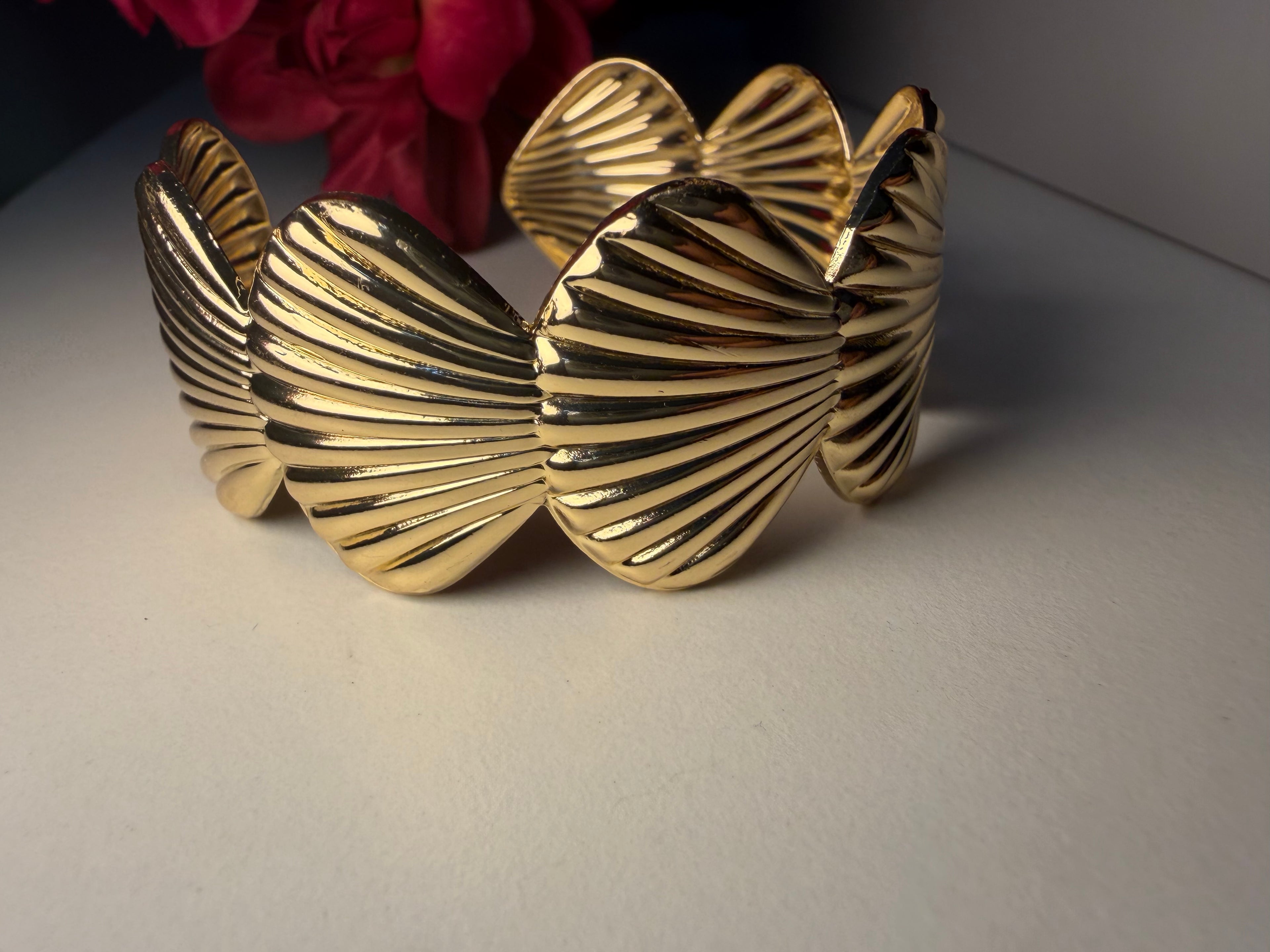 Antitarnish Shell Cuff Bracelet