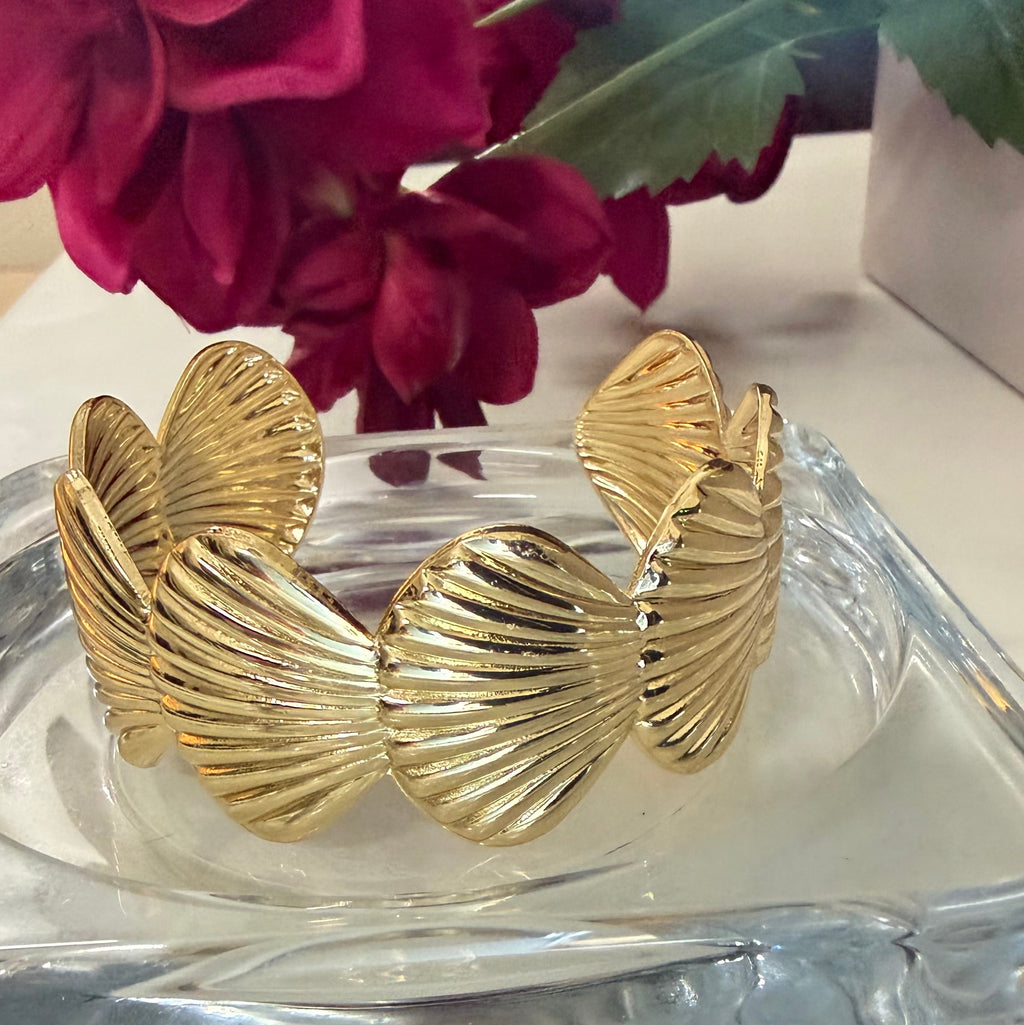 Antitarnish Shell Cuff Bracelet
