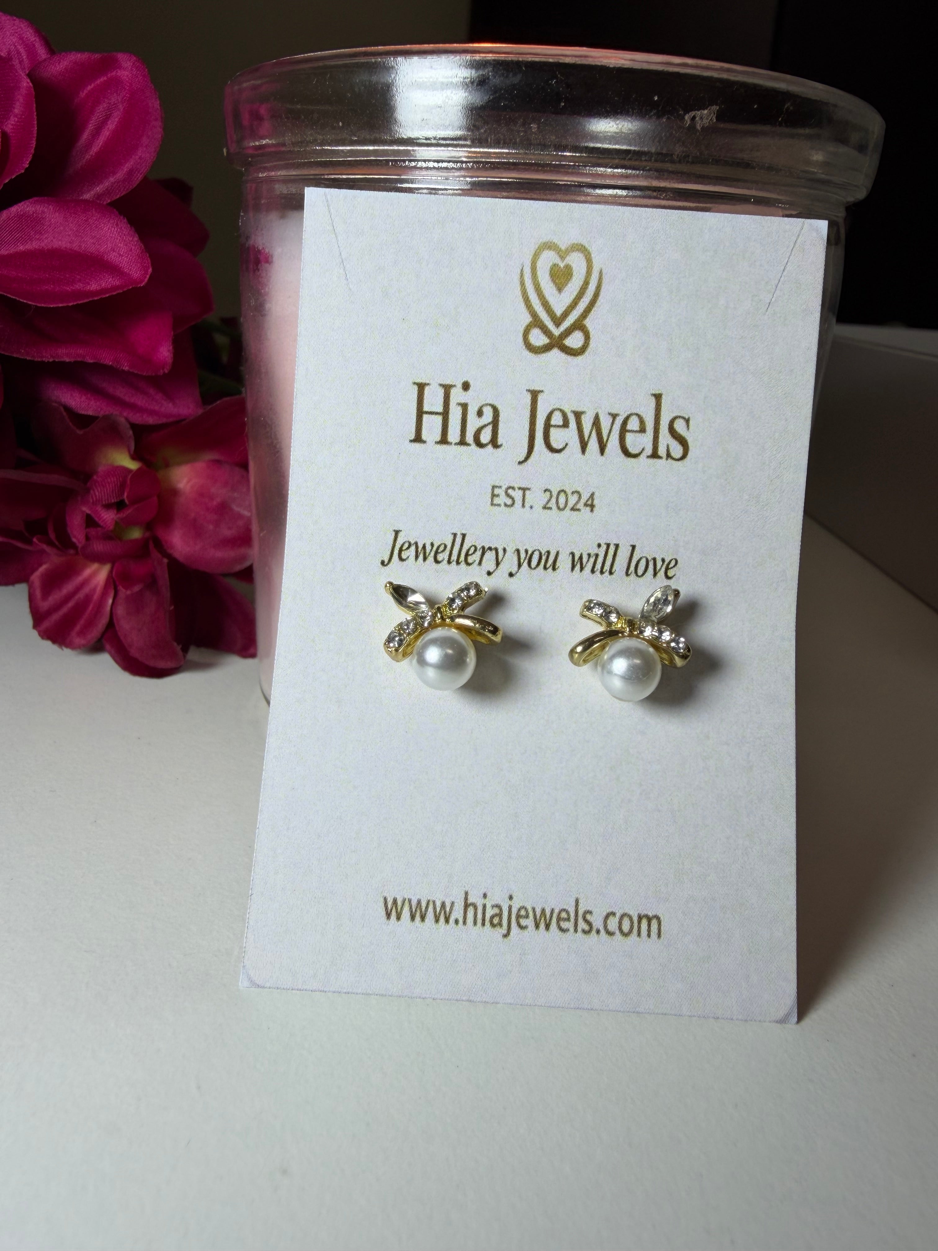 Elegant Pearl Crystal Stud Earrings