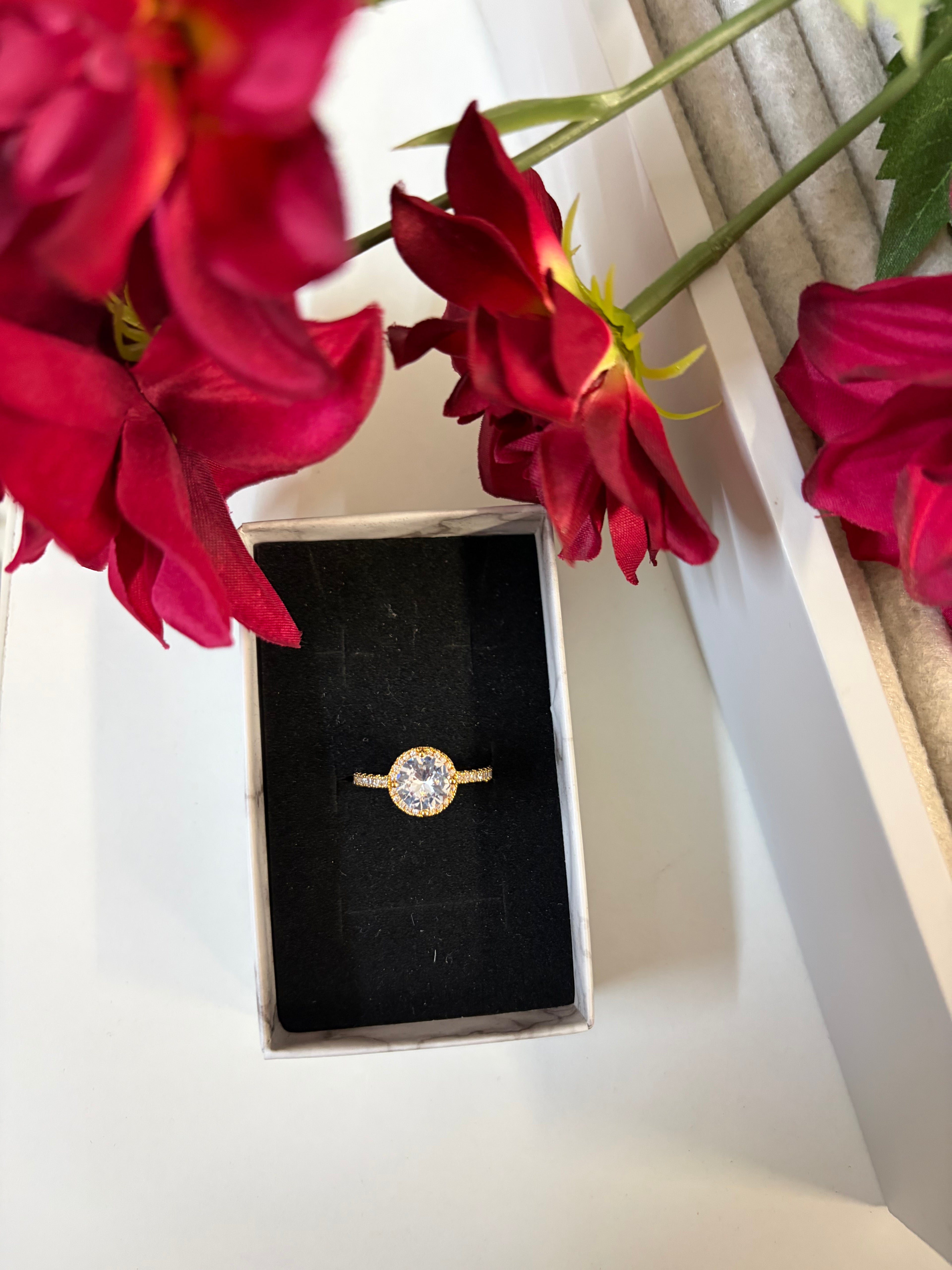 Graceful Round Cut Stone Ring