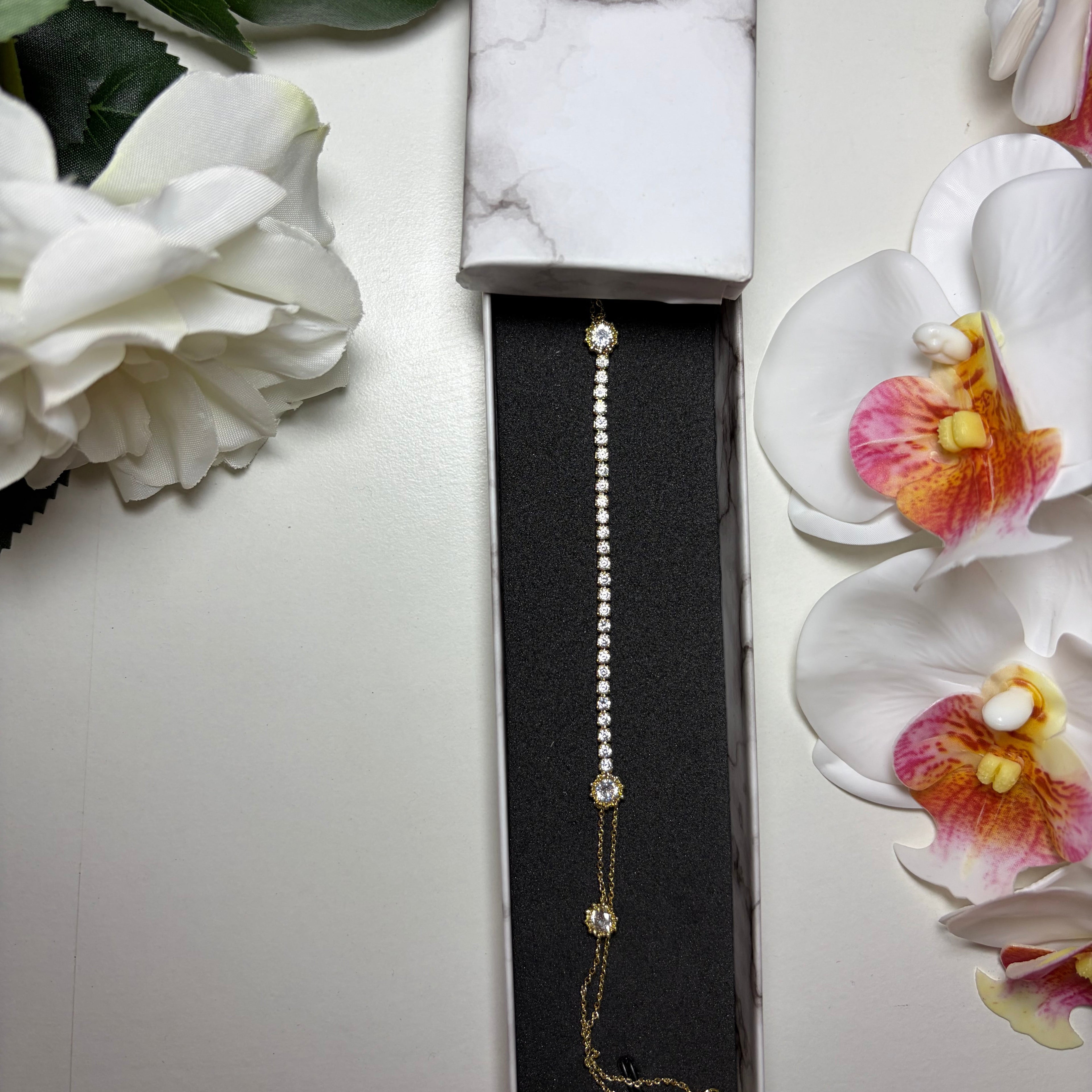 Anti Tarnish Shimmering Studs Bracelet