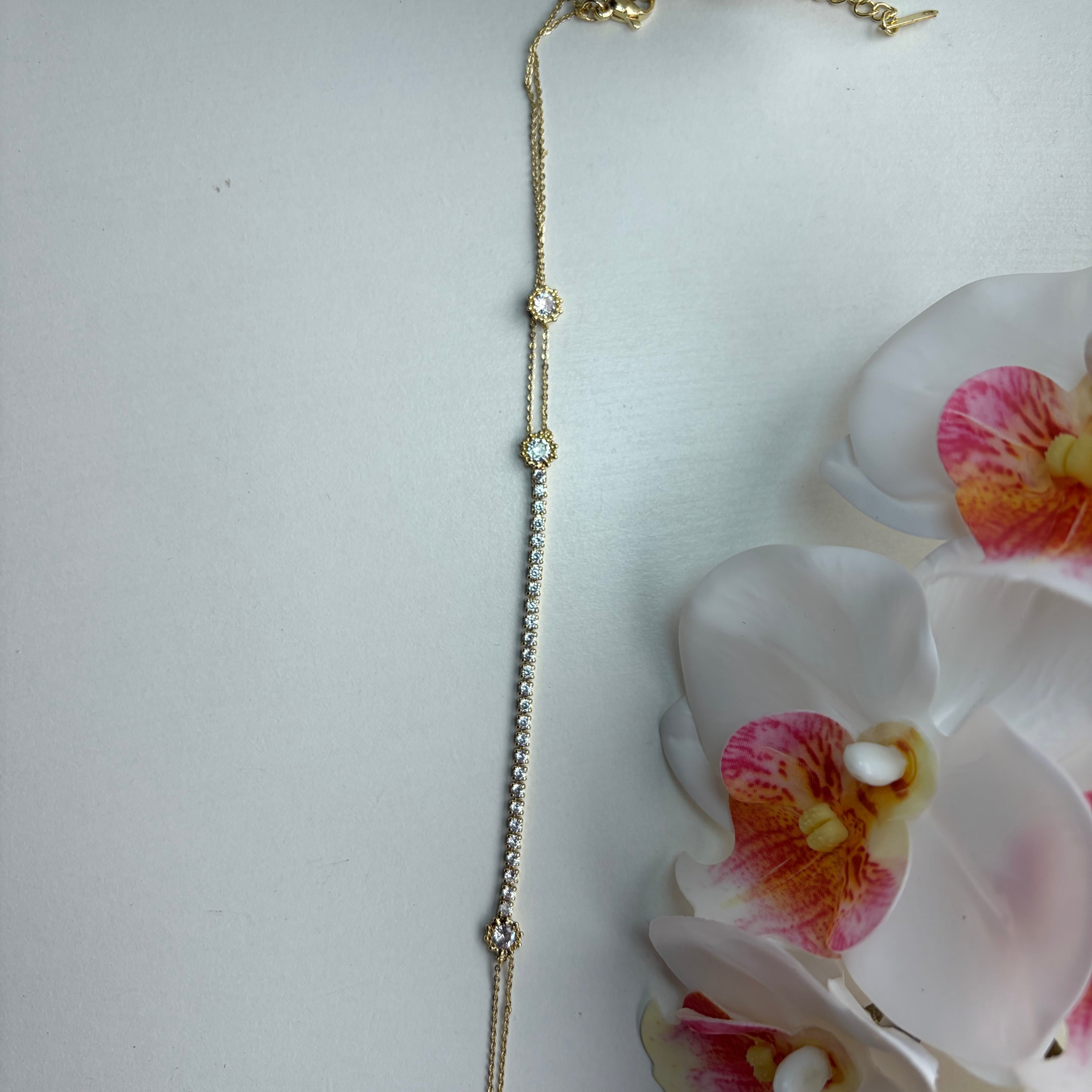 Anti Tarnish Shimmering Studs Bracelet