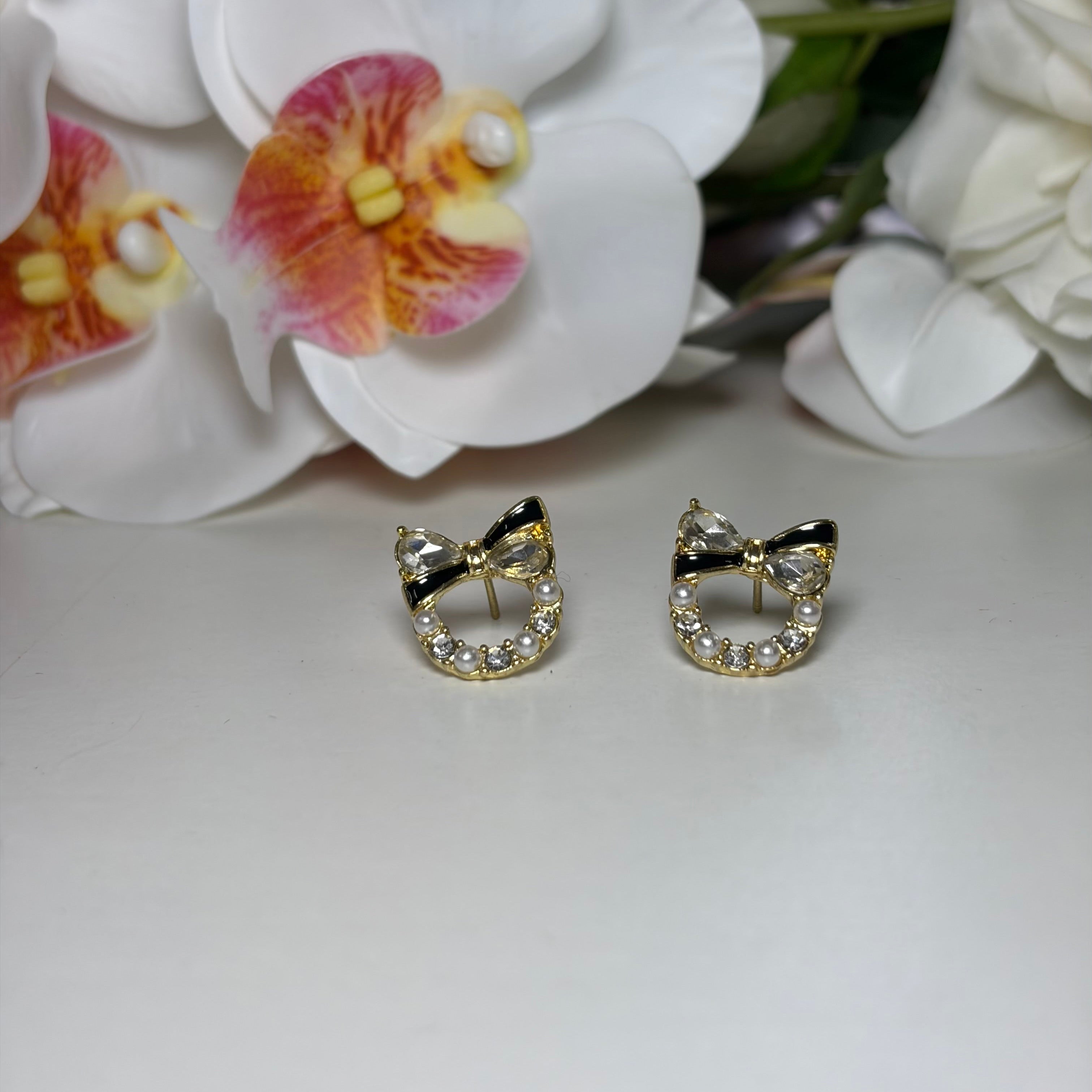 Noir Bow Pearl Drops