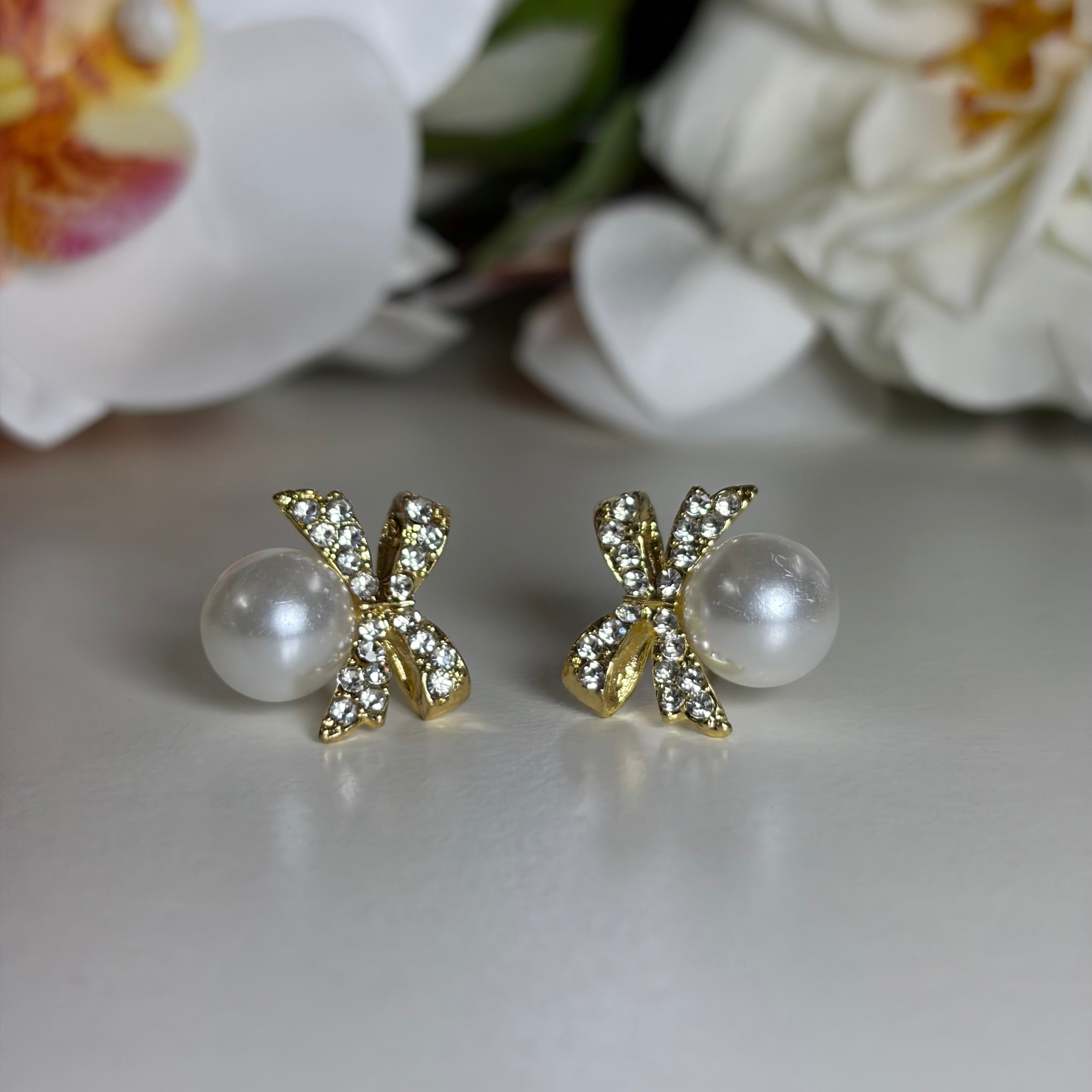 Luna Bow Pearl Drops