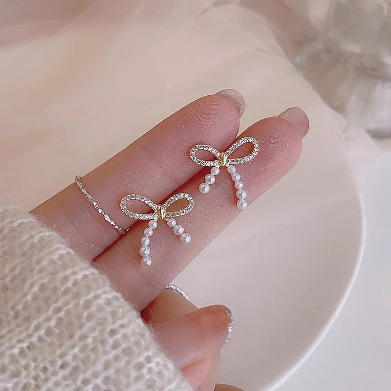 Bow Pearl Stud Earrings