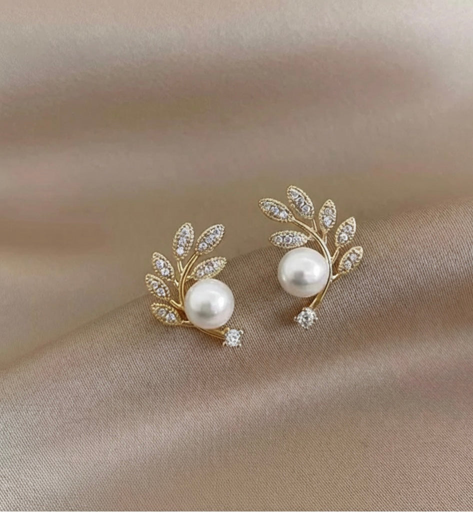 Gold Leaf Earrings