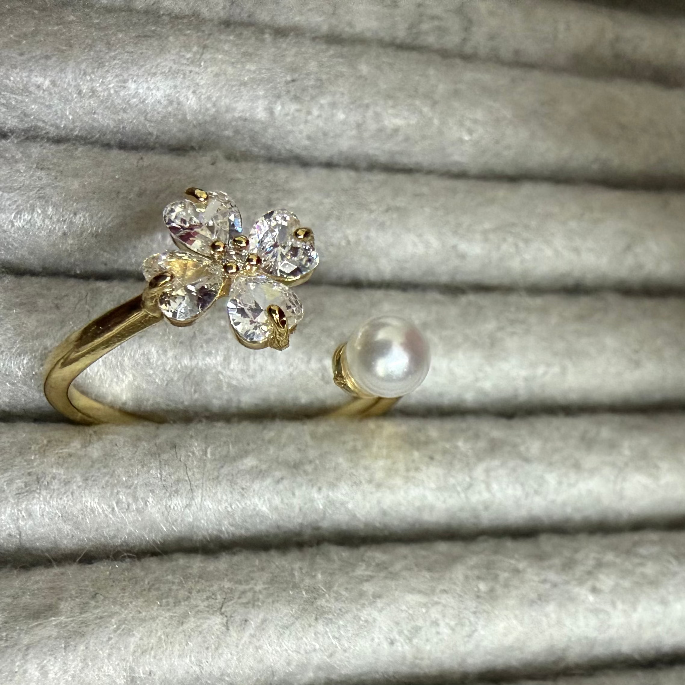 Adjustable Pearl Flower Ring