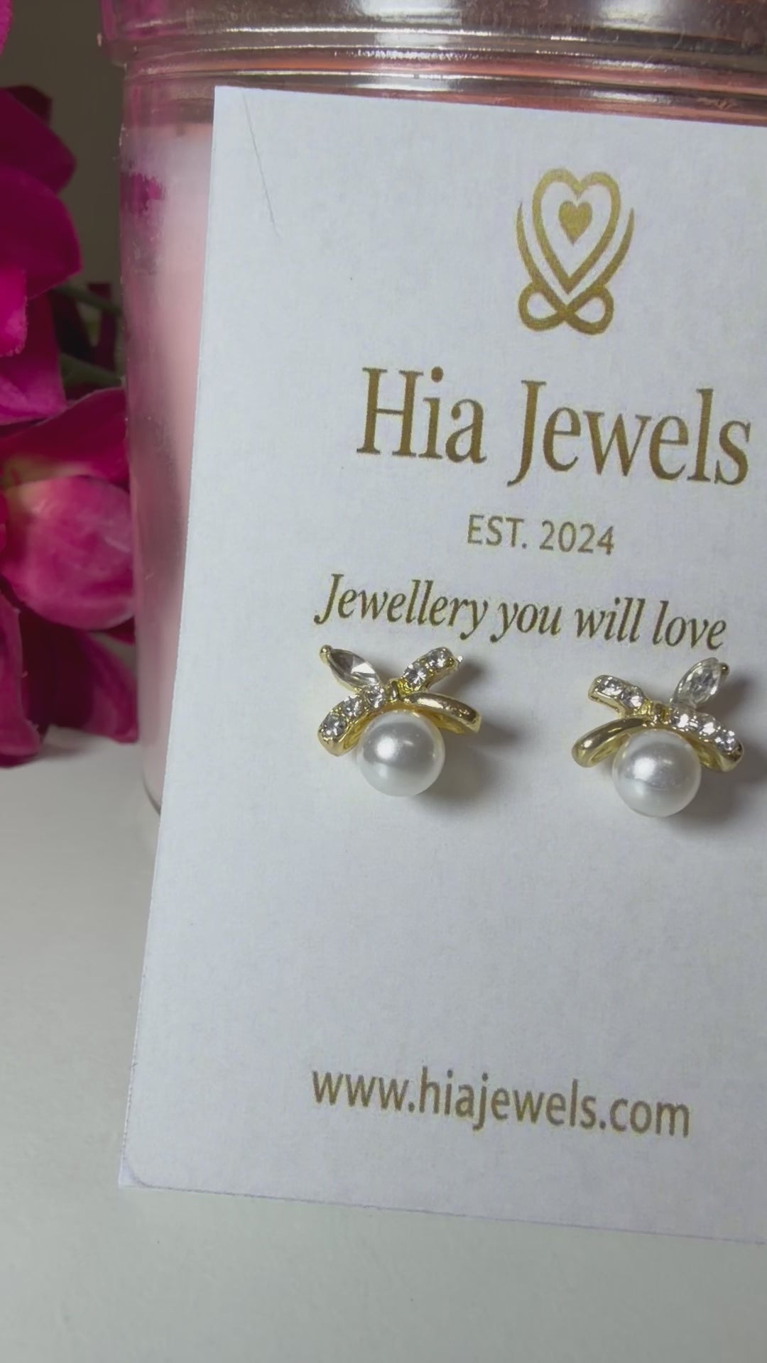 Elegant Pearl Crystal Stud Earrings