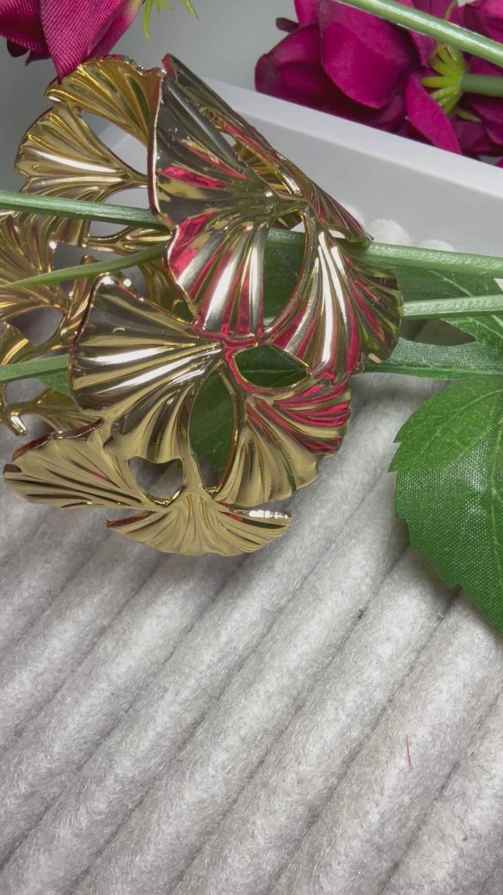 Antitarnish Leaf Cuff Bracelet
